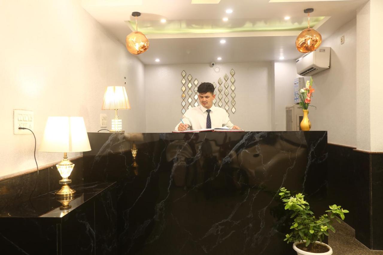 Hotel Earth Delhi  Ngoại thất bức ảnh