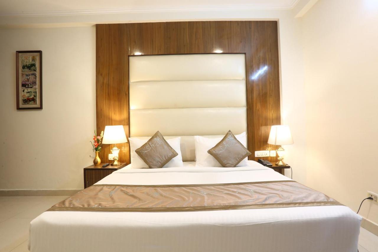 Hotel Earth Delhi  Ngoại thất bức ảnh