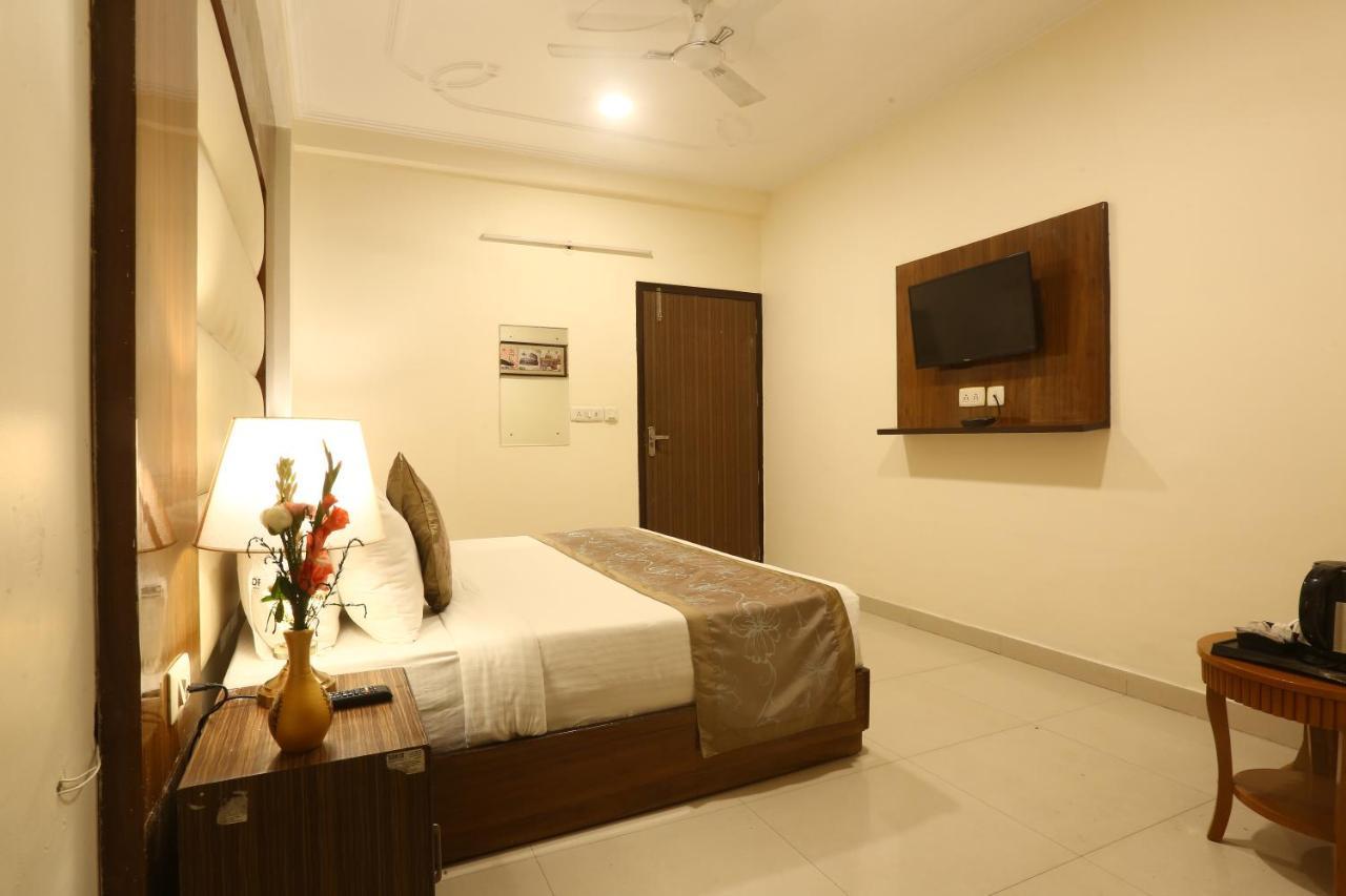 Hotel Earth Delhi  Ngoại thất bức ảnh