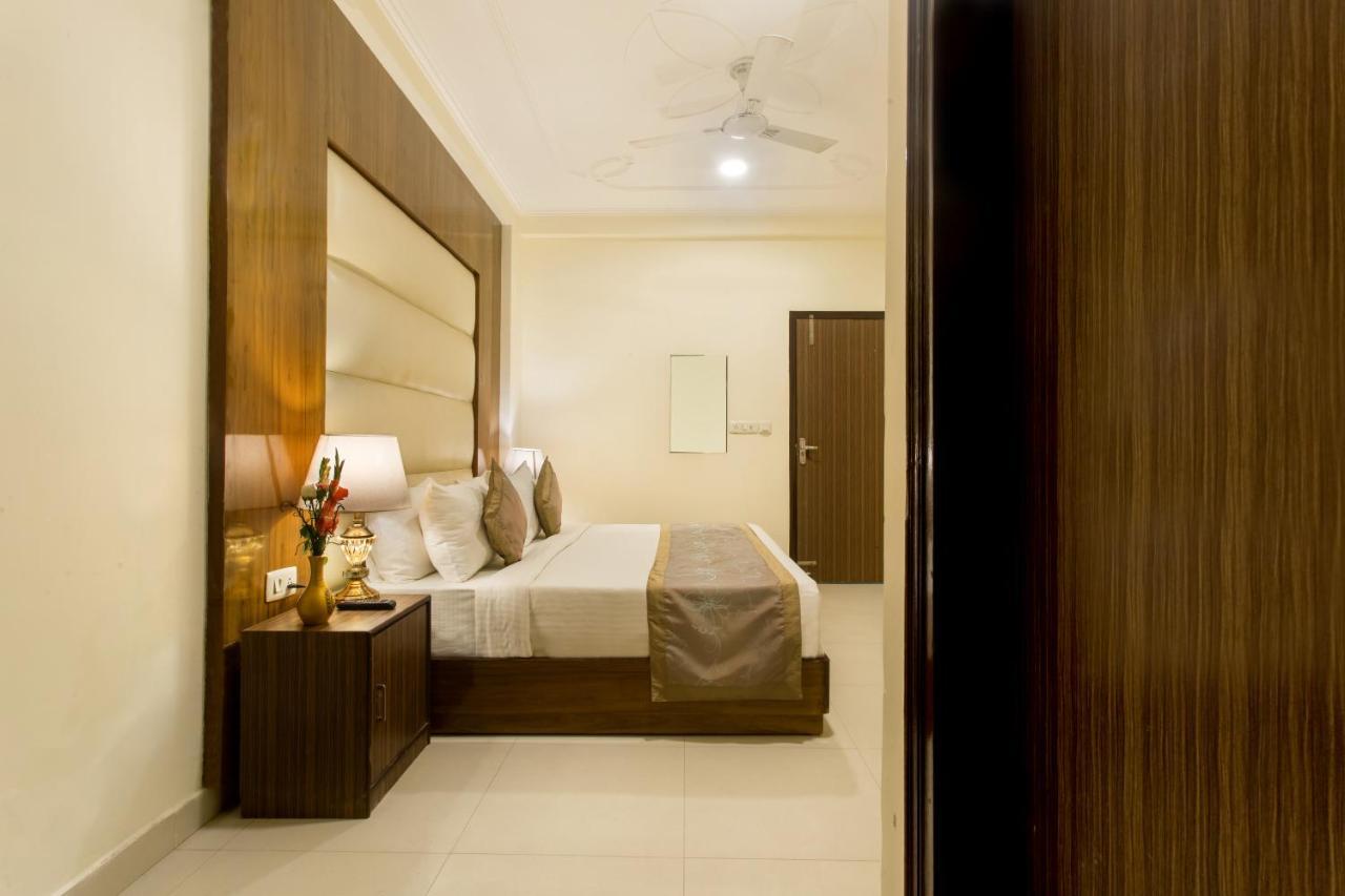 Hotel Earth Delhi  Ngoại thất bức ảnh